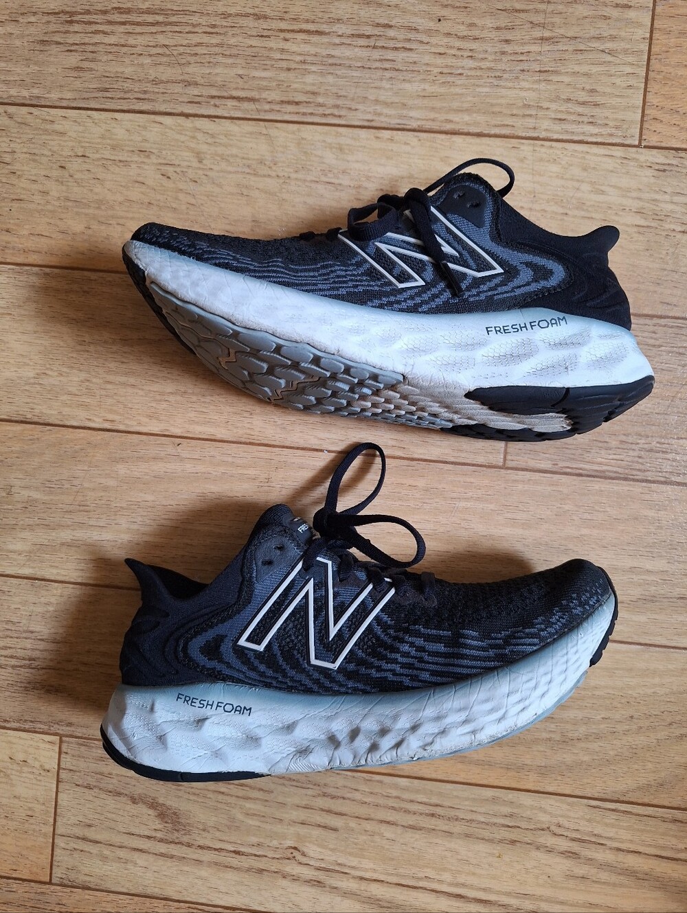 New Balance Fresh Foam 1080v11 Women's Black And White Size 7.5 - Picture 11 of 13